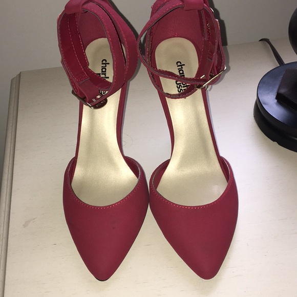 Pointed toe heels w/ankle straps & gold buckles - Picture 3 of 4